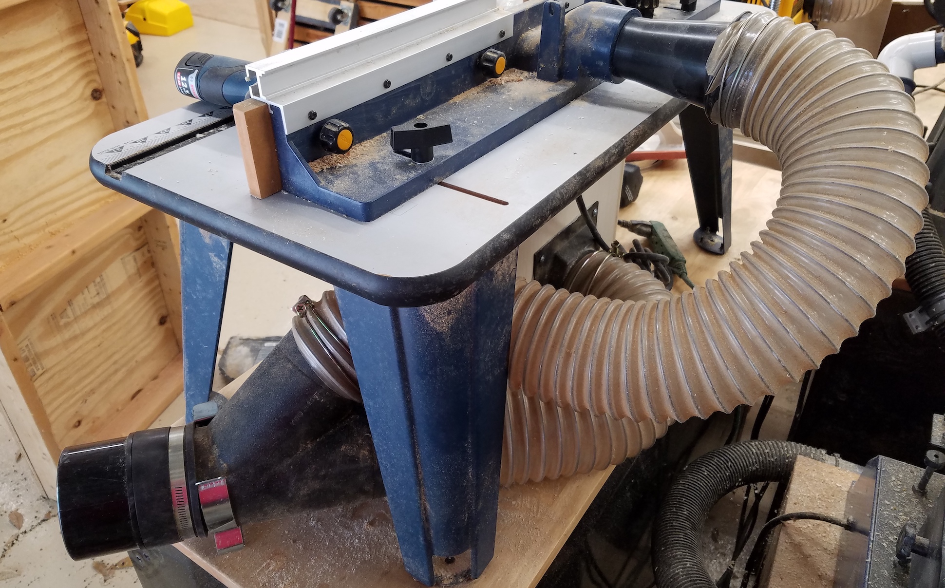 Router Table Dust Collection | Kilted Craft Works
